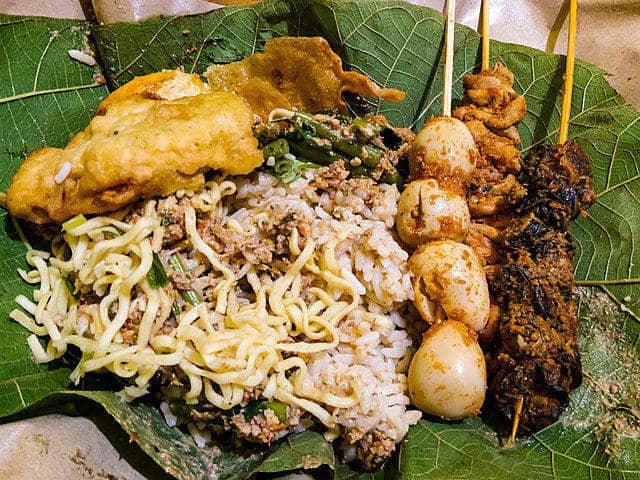Nasi Pecel Pincuk: The Javanese Flavors That Captivate Cilacap